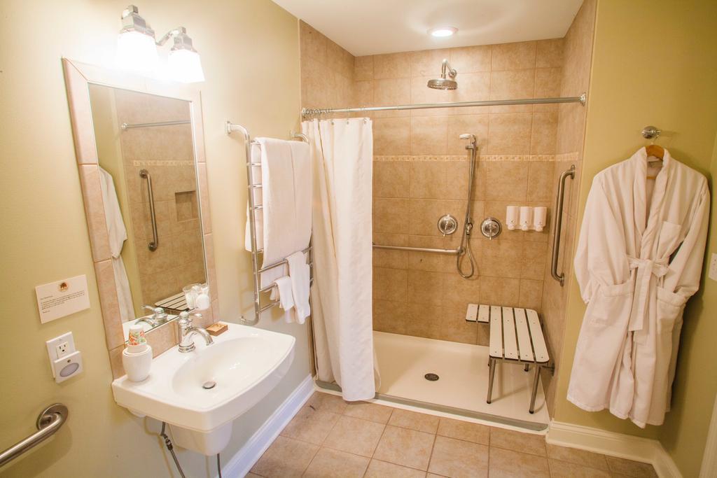 Seven Oaks Bed & Breakfast Lake Geneva Zimmer foto